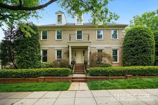 Photo - 3204 Ellicott St NW House