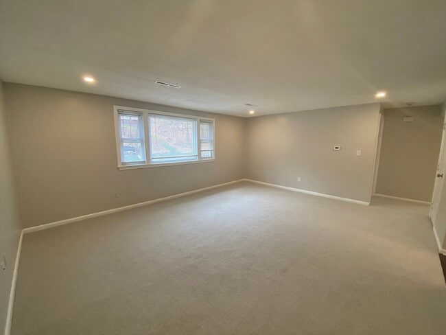 Photo - 128 Cheryl Ln Unit 2L