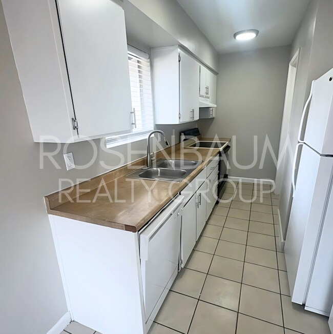 Photo - 713 W 1st Ave Unit 102