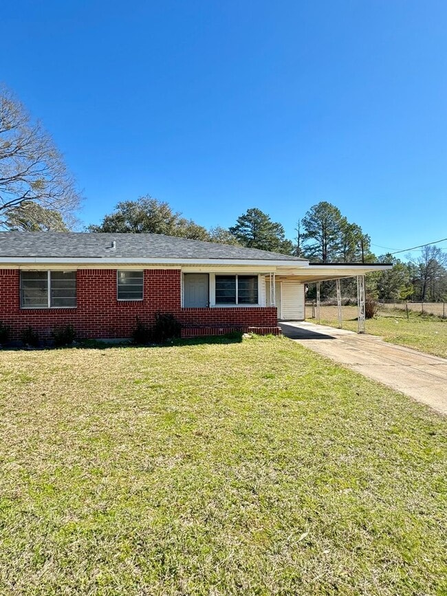 Photo - 124/128 RWE Jones Unit 124 RWE Jones Dr