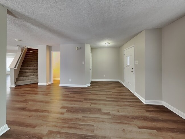 Photo - 3 bed 2.5 bath with spacious bedrooms!