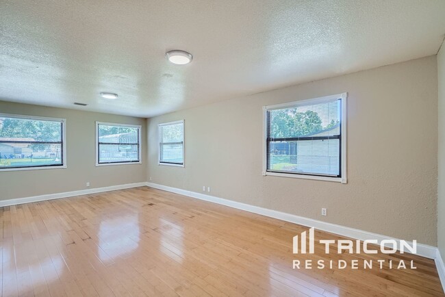 Photo - 321 Hollowtree Dr Casa