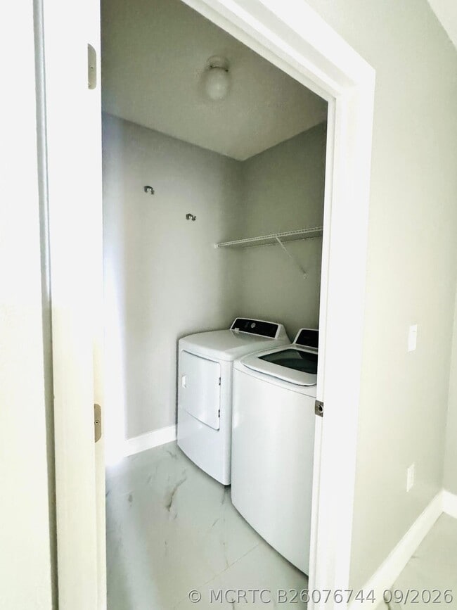 Photo - 2251 Garfield Dr SW