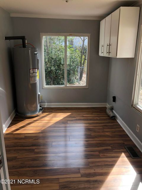 Photo - 605 SE 3rd St