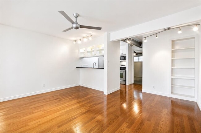 Photo - 1510 W 6th St Unit 103