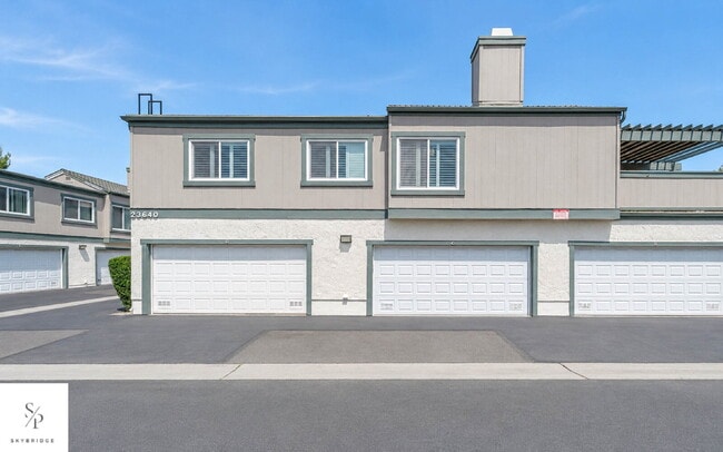 Photo - Charming 2-Bed Townhouse with Fireplace in Prime CA Location!