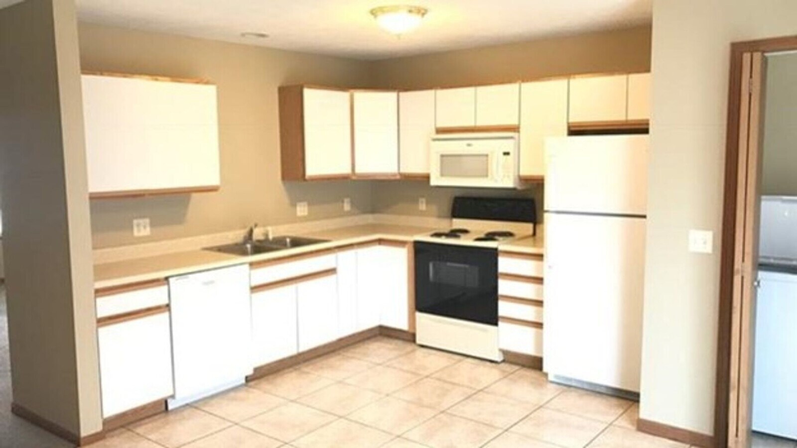 Photo - Spacious Townhome Minutes from Everything