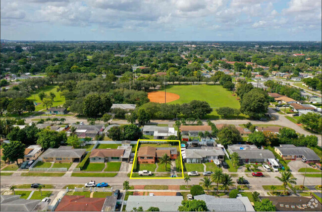 Building Photo - 17800 NW 14th Pl Rental