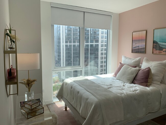 Photo - 369 W Grand Ave Unidad 3809