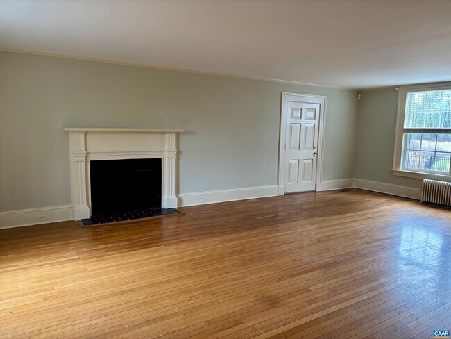 Photo - 800 Glendower Rd