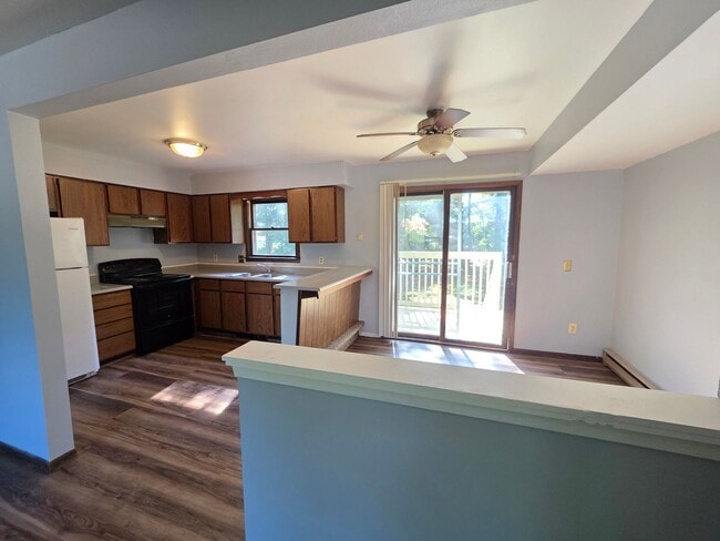 Building Photo - 460-462 Pepper Ave Unit #462