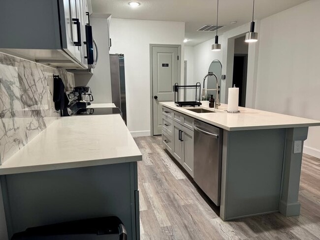 Photo - 2242 Fernwood St Unit B