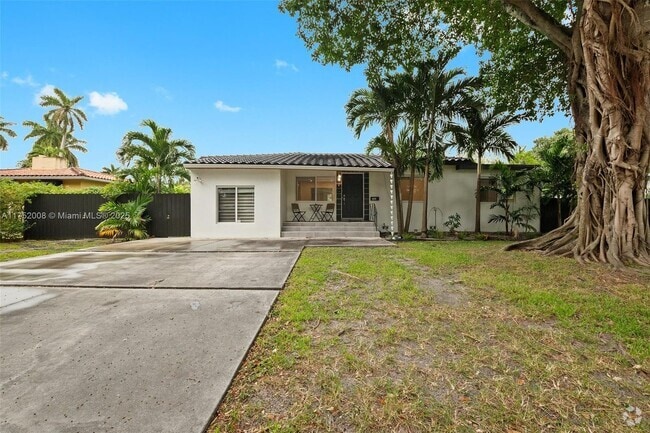 Building Photo - 441 De Soto Dr Rental