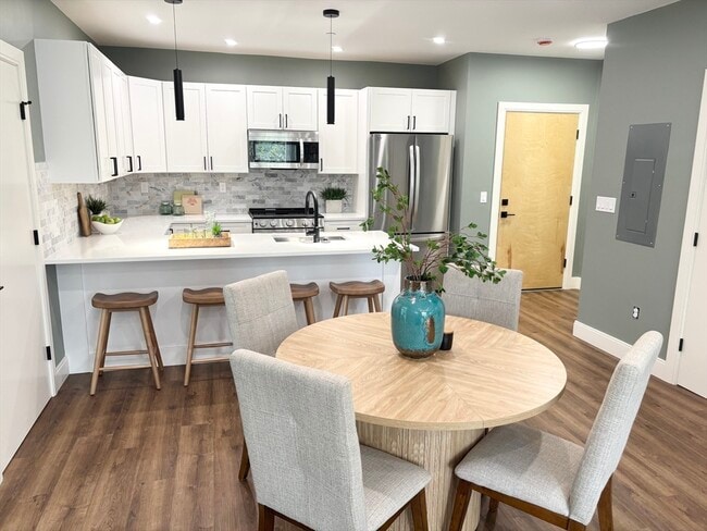 Photo - 1391 Main St Unidad 208