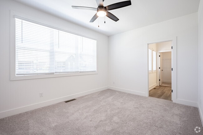 TH-B 3BR, 2.5BA - 1,782SF - Primary Bedroom