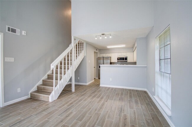 Building Photo - 810 Dunson Glen Dr Unit 404 Rental