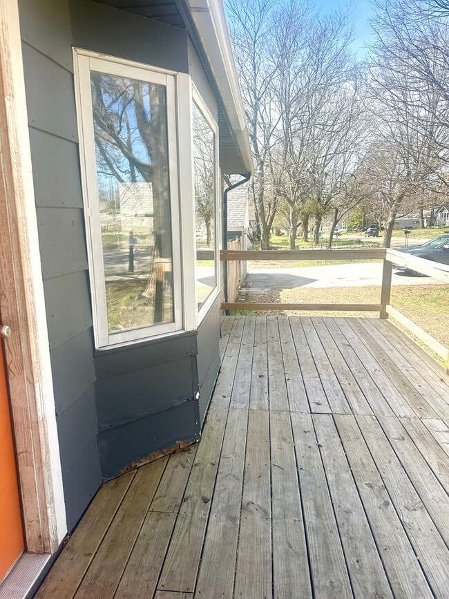 Photo - Spacious 4 Bed Home Near Bass Pro with Detached Garage & Fenced Yard