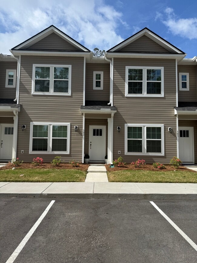 Photo - 102 Twin Rivers Dr