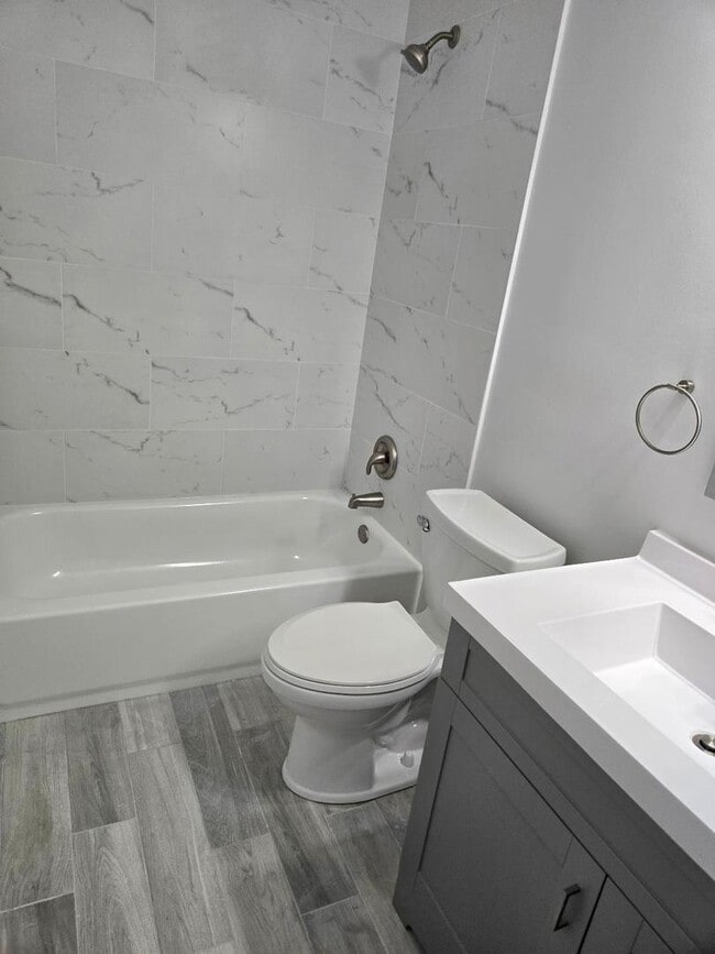 Photo - 264 12th St Unidad F