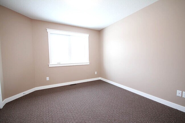 Photo - 441 Halifax St