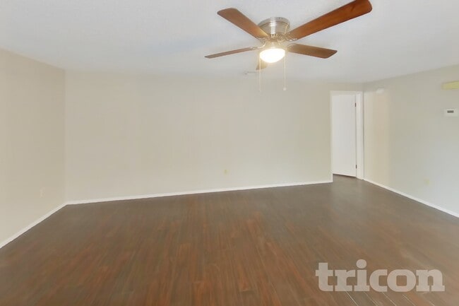 Photo - 8102 Chickasaw Ln