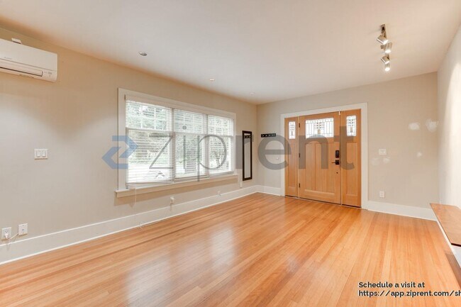 Photo - 3332 35th Ave S