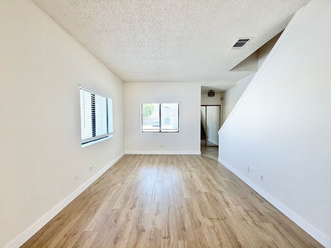 Photo - 28200 Landau Blvd Unidad 02