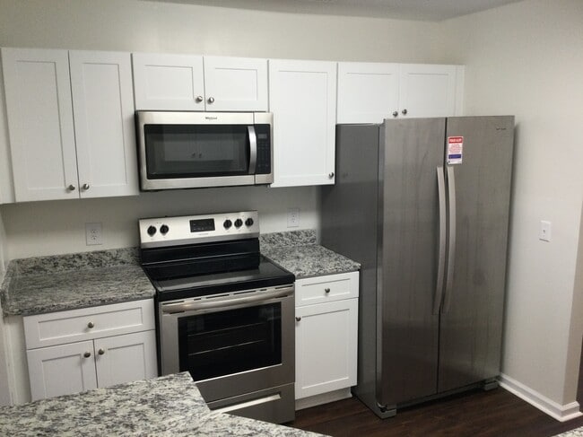 Photo - 128 Nandina Wy