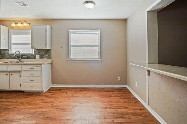 Photo - 1717 Symphony Ln