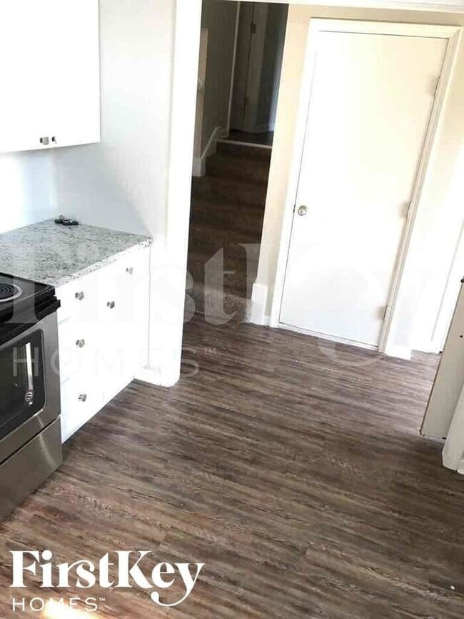 Photo - 1611 Cooper Dr