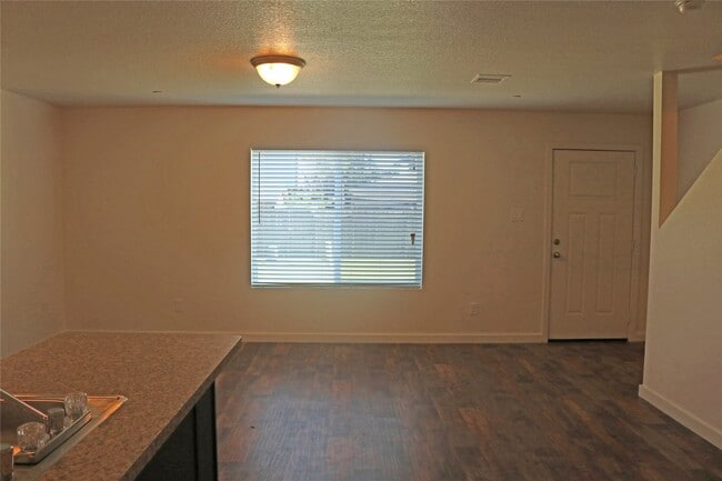 Photo - 10535 Mills Rd