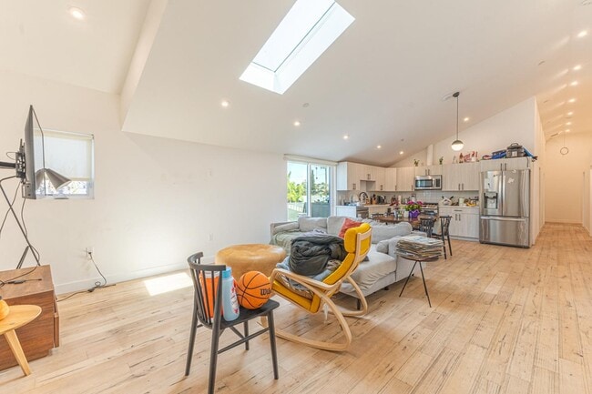 Photo - 5055 Lincoln Ave