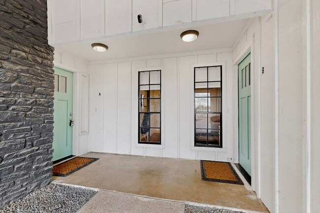 Photo - Updated 3 bedroom duplex near Greenbelt!