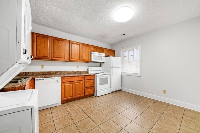 Photo - 1378 1/2 Indianola Avenue Unit 2