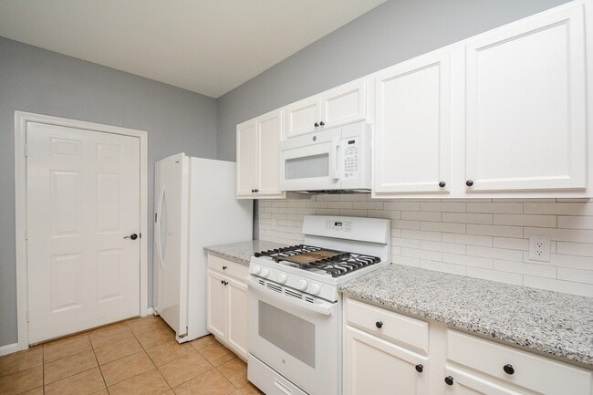 Photo - 6418 Waldron Dr Unit B