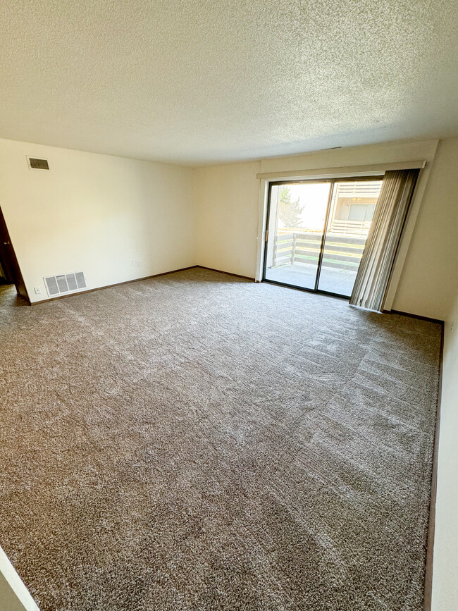 1 Bed 1 Bath Patio - St. Andrews Apartments