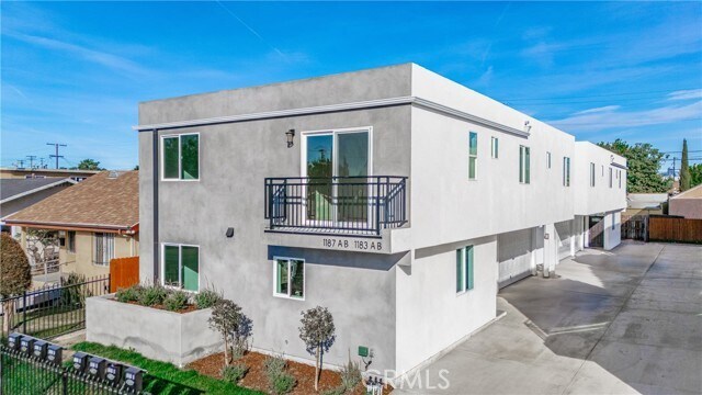 Photo - 1183 E 59th Pl Townhome