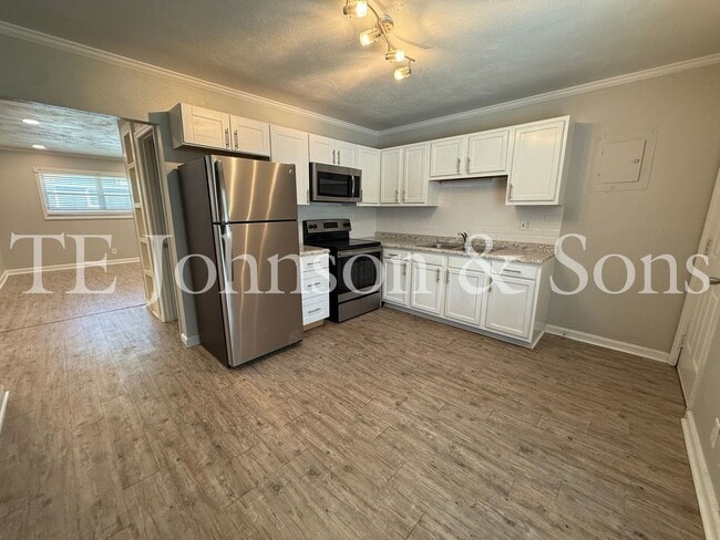Photo - Sterling Pointe Apartments – Updated 2 Bedroom Living in West End Winston-Salem Unit 832 C