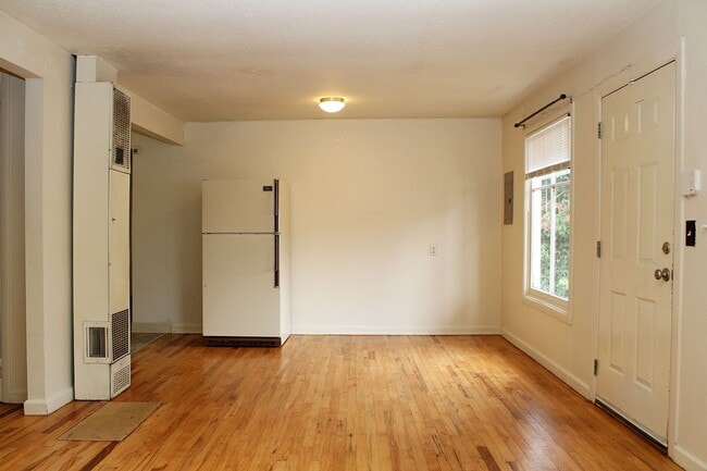 Photo - 10605 SE Bush St Unit 10605A