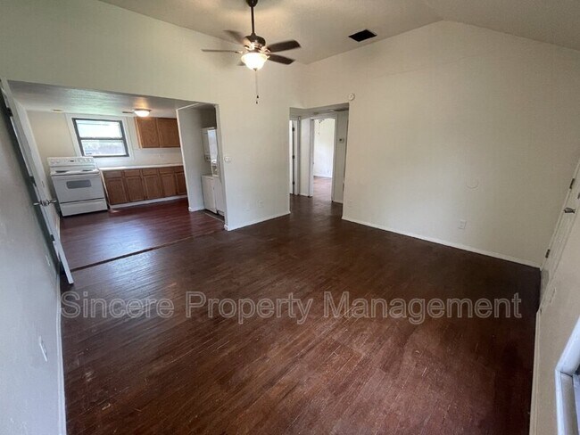 Photo - 5102 N Beaver Ave