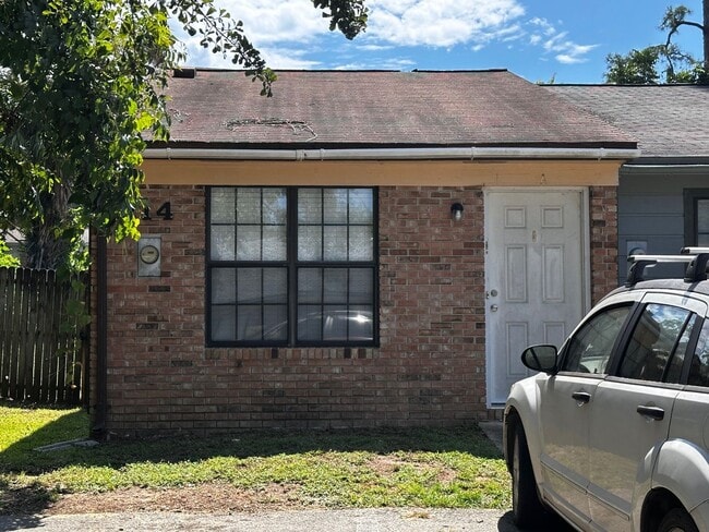 Building Photo - 214-A White Drive @ Cedar Pines-Move In Ready Rental
