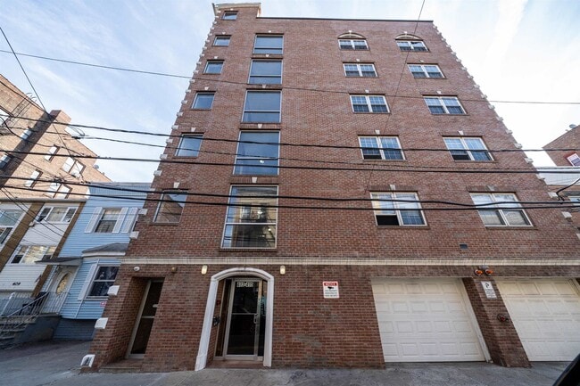 Building Photo - 413-415 9th St Unit 302