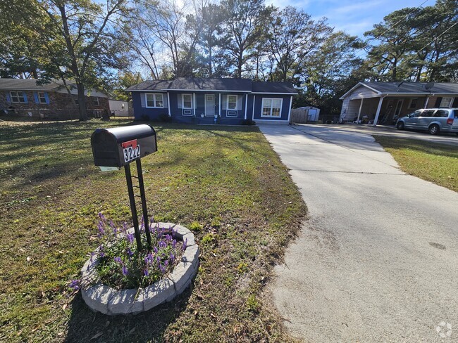 Building Photo - 3222 Periwinkle Dr Rental