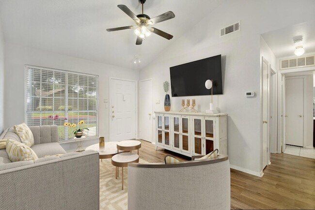 Photo - 1015 E Yager Ln Unit 88