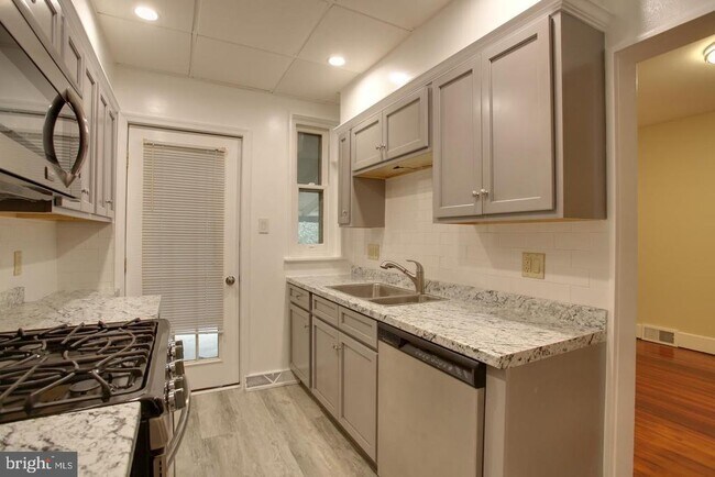 Photo - 420 Sunset Rd Townhome