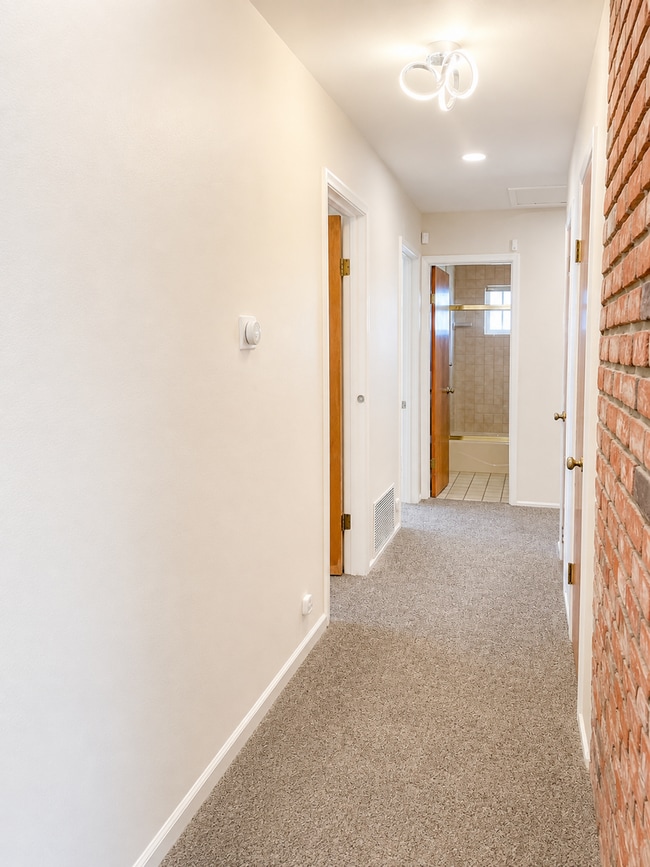 Photo - Lovely 3 bedroom 2 bathroom home in San Jose. Available for rent Now!
