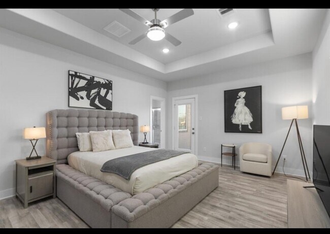 Photo - 4681 Bellfort Ave Unit B