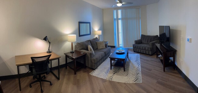 Photo - 425 W 5th St Unidad ID1344143P