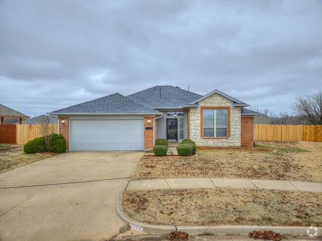 Building Photo - Updated home in Edmond + 3 bedrooms + Cul-...