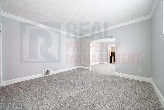 Photo - 11101 Nelson Ave Unit Lower